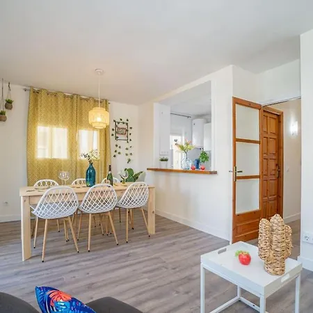 Apartment Est 22-amplio En Pleno Centro Junto Al Mar, Wifi Fibra, Parking Roses
